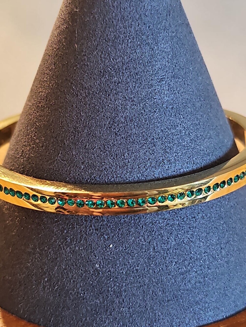 KATE SPADE Nwt  Bangle Bracelet with Green Stone Accents - Picture 2 of 3
